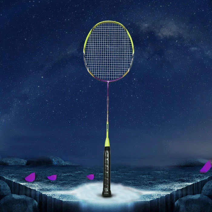 7.0 มม. เพลาคาร์บอนแบดมินตันแร็กเก็ต MK72